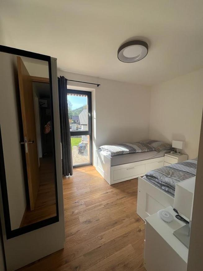 Luxusní Apartmán GRAND v centru Harrachova se soukromou Mega terasou, s možností dobíjení wallbox EV a výhledem na Harrachovský kostelíček Exterior foto